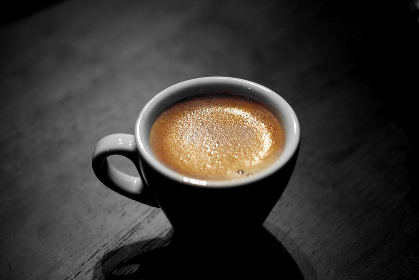 Taza de espresso recién preparado